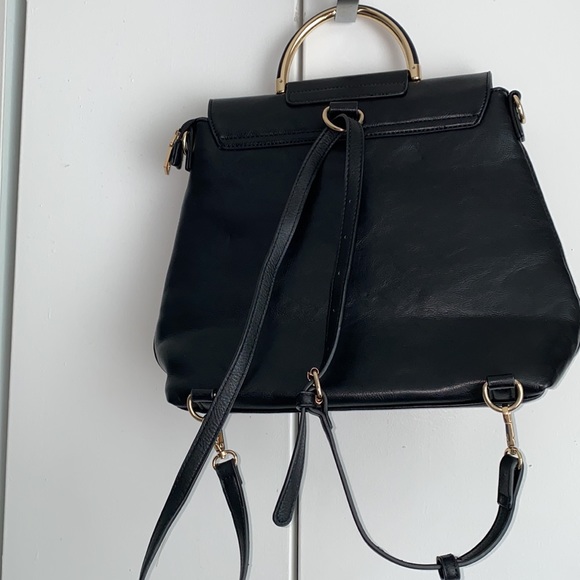 Backpack - Picture 2 of 10